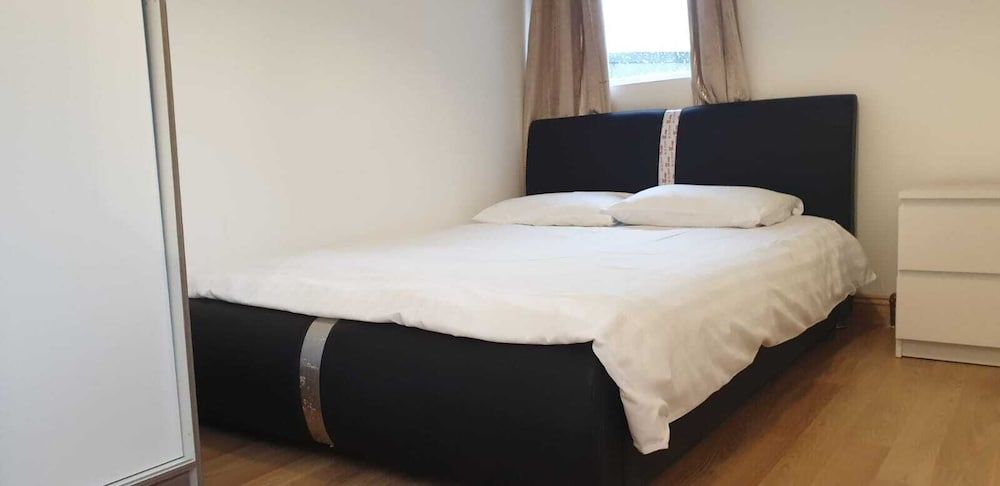 undefined Cromwell Apartment 6