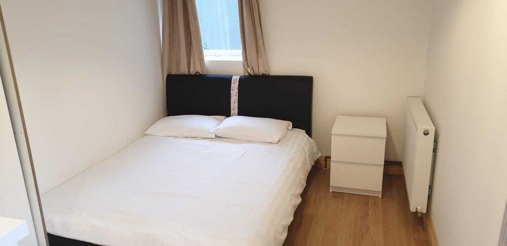 undefined Cromwell Apartment