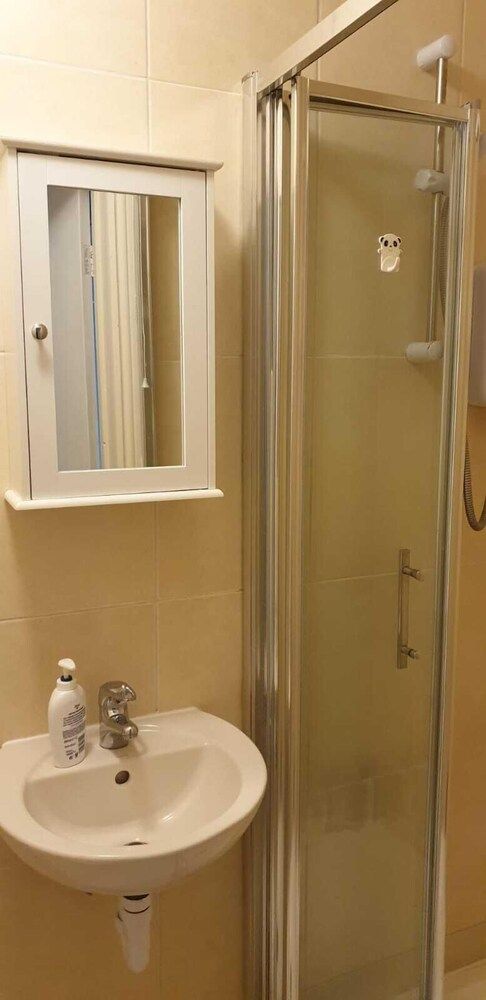 Cromwell Apartment Apartment 10