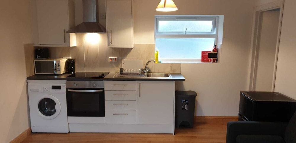 undefined Cromwell Apartment 8