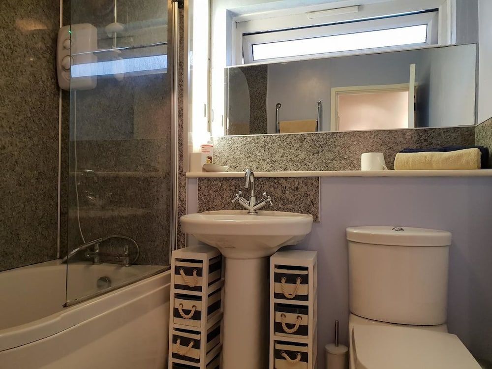 undefined Gold Rush Apartments 6