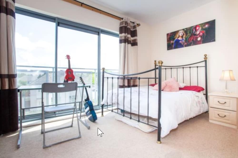 undefined Rustat Gold 4