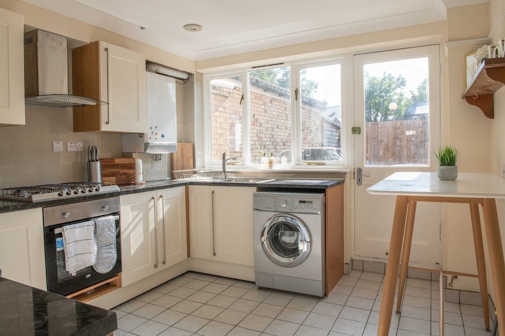 Castle House House, 4 Bedrooms 12