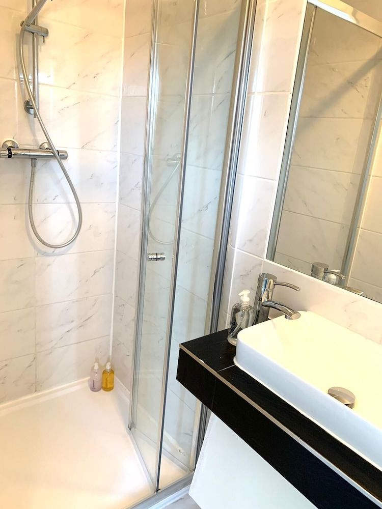 Netherhall Way Apartment, 3 Bedrooms 19