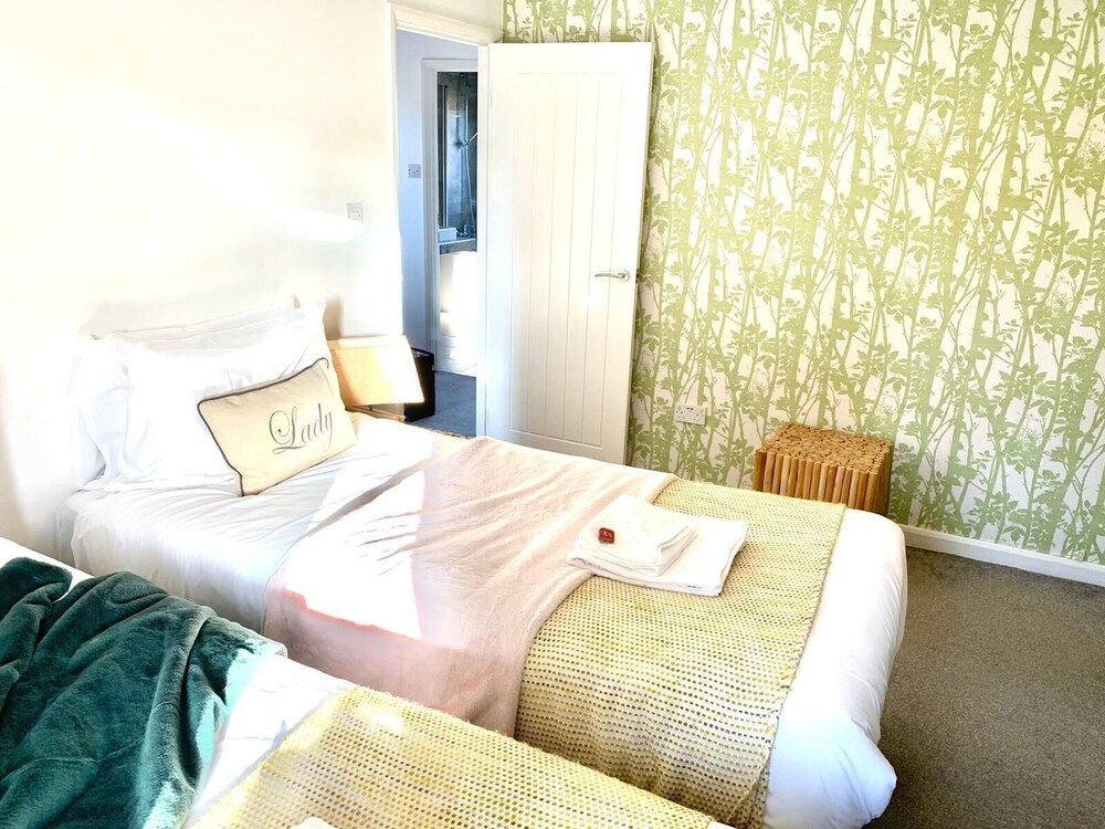 Netherhall Way Apartment, 3 Bedrooms 15