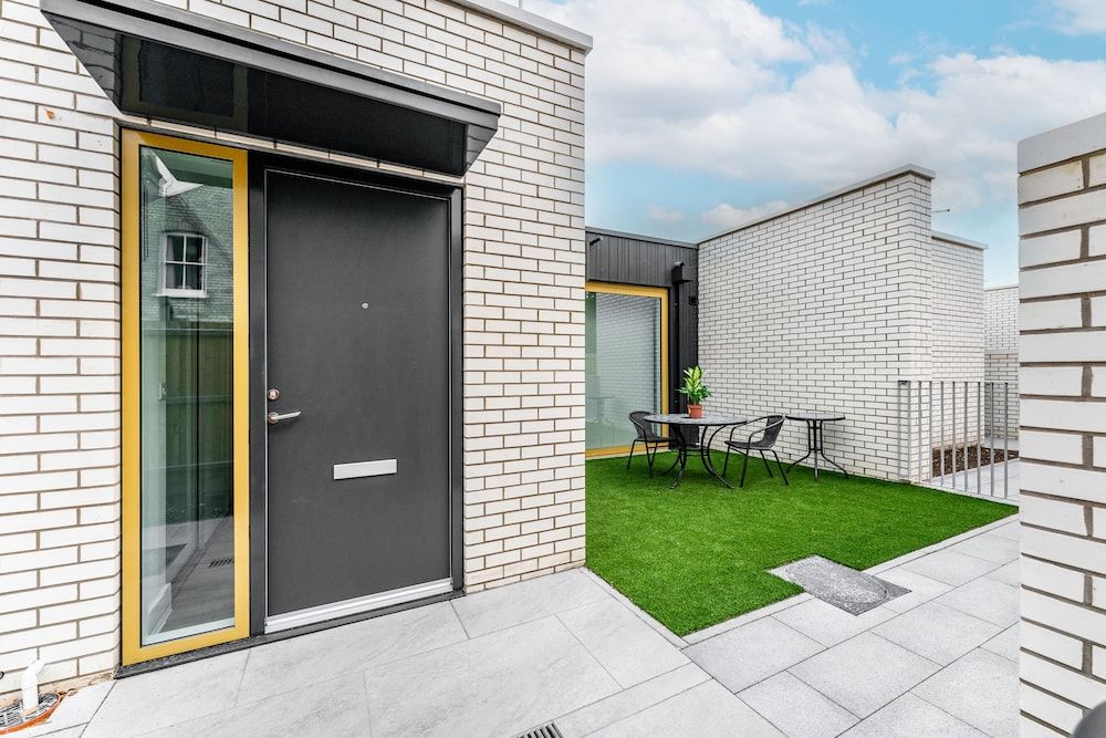 Holland Place Superior Apartment 9