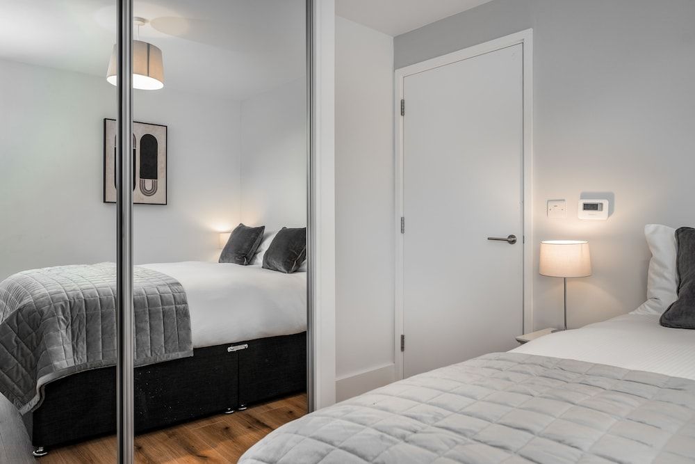 undefined Dutch's Corner