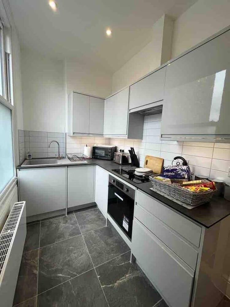 undefined Stunning 4-bed Apartment in Cambridge 8