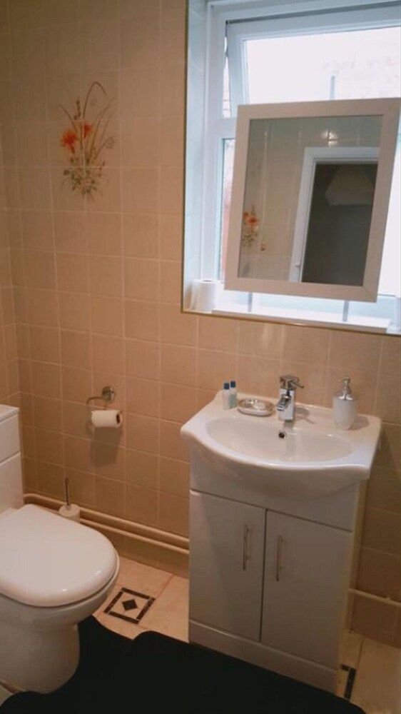 Coral House Double  Room Number 4 with Garden View 3