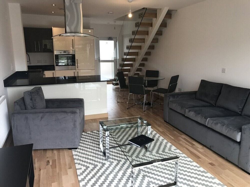 undefined Flamsteed Close 9