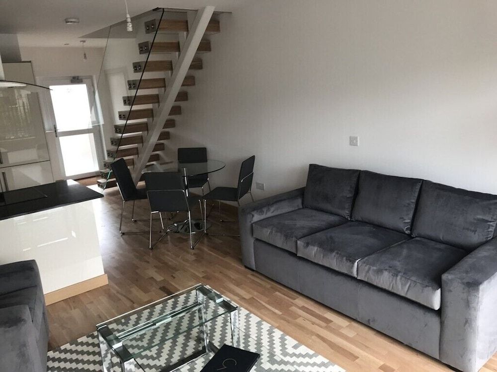 Flamsteed Close Apartment 8