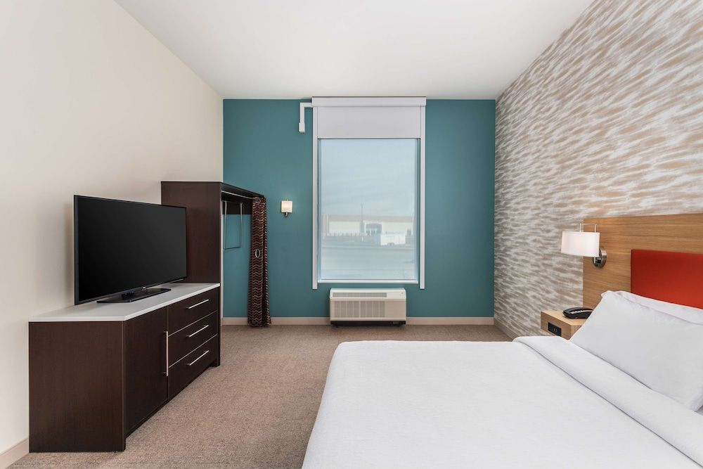Home2 Suites By Hilton Cedar Rapids Westdale Suite, 1 King Bed, Accessible (Roll-In Shower)