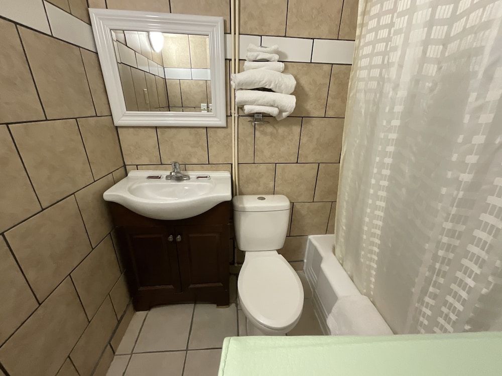 Kansan Motel Standard Room 6