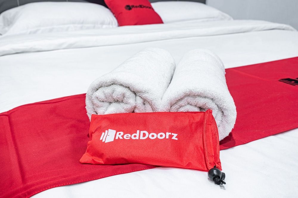 Double Room (RedDoorz)