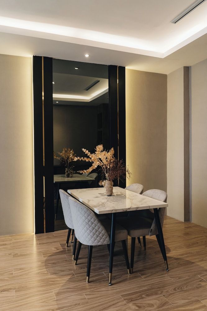 Grand Central Premier Executive Suite 4