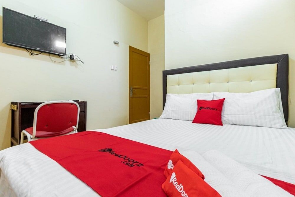 Double Room (RedDoorz)