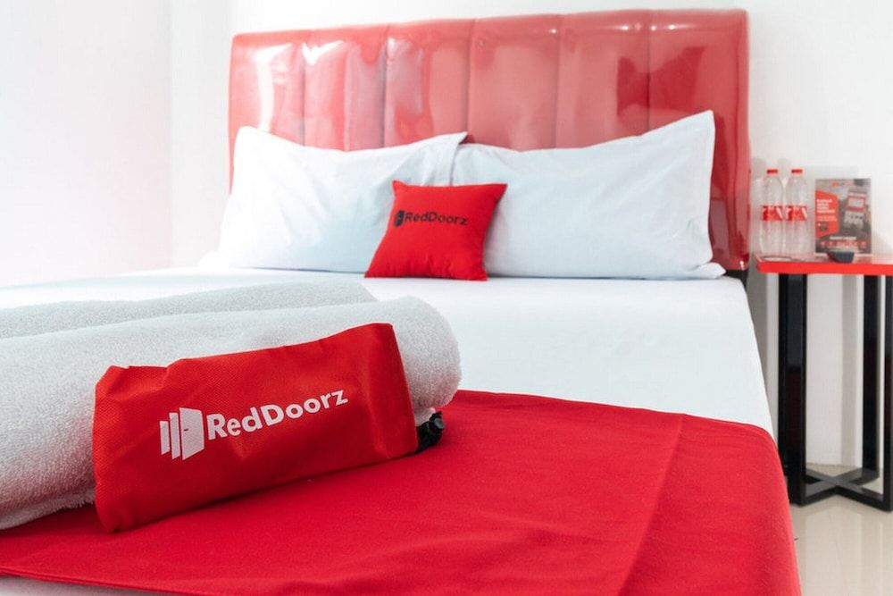 Double Room (RedDoorz)