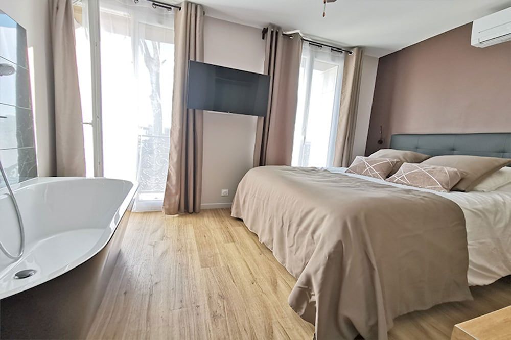Appart Hotel Spa Perpignan Superior Apartment, Bathtub, Park View (Catana)