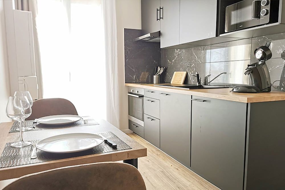 Appart Hotel Spa Perpignan Superior Apartment, Bathtub, Park View (Catana) 6