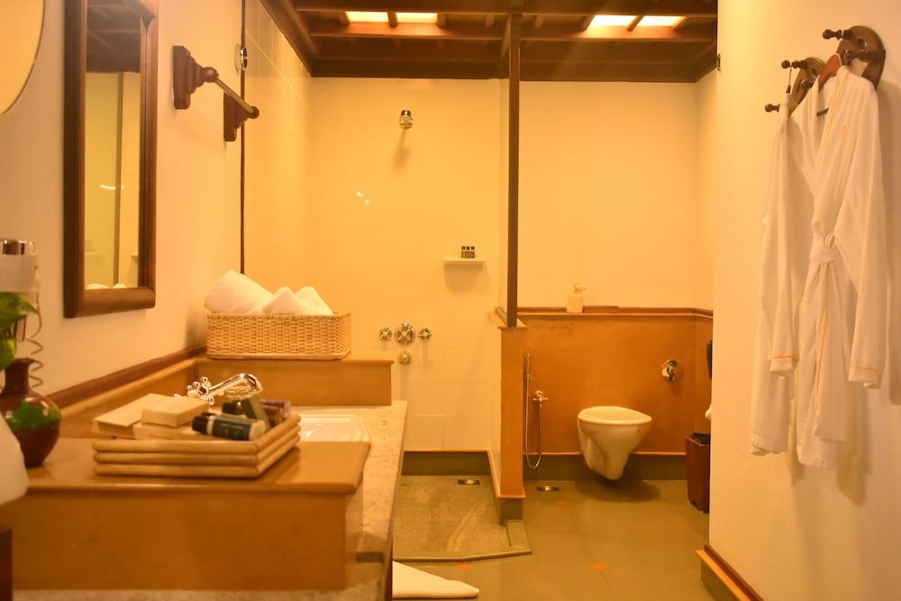 One Bedroom Houseboat