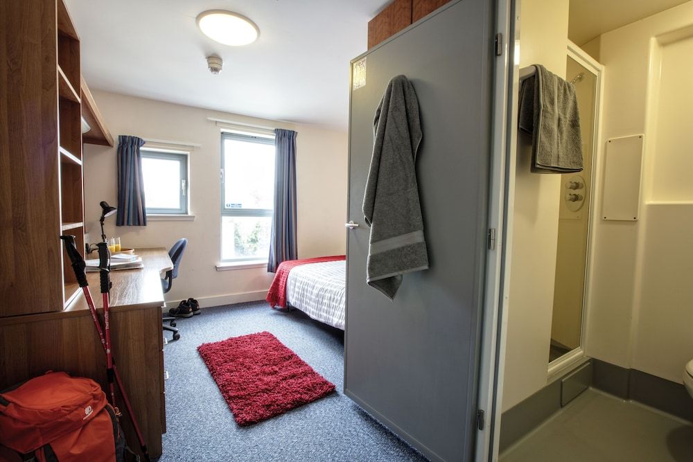 Economy Room, 1 Queen Bed