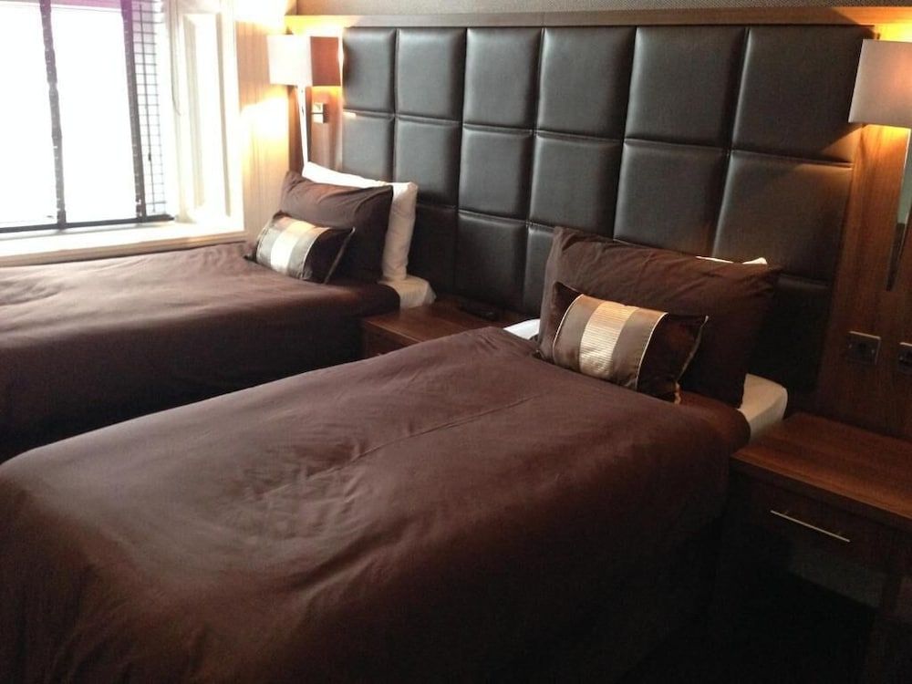 The Fort Hotel Deluxe Twin Room 2