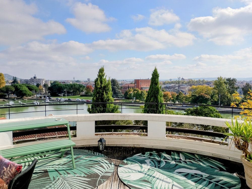 Quand la Ville Dort Panoramic Suite, Private Bathroom, Canal View (Suite Oscar) 5