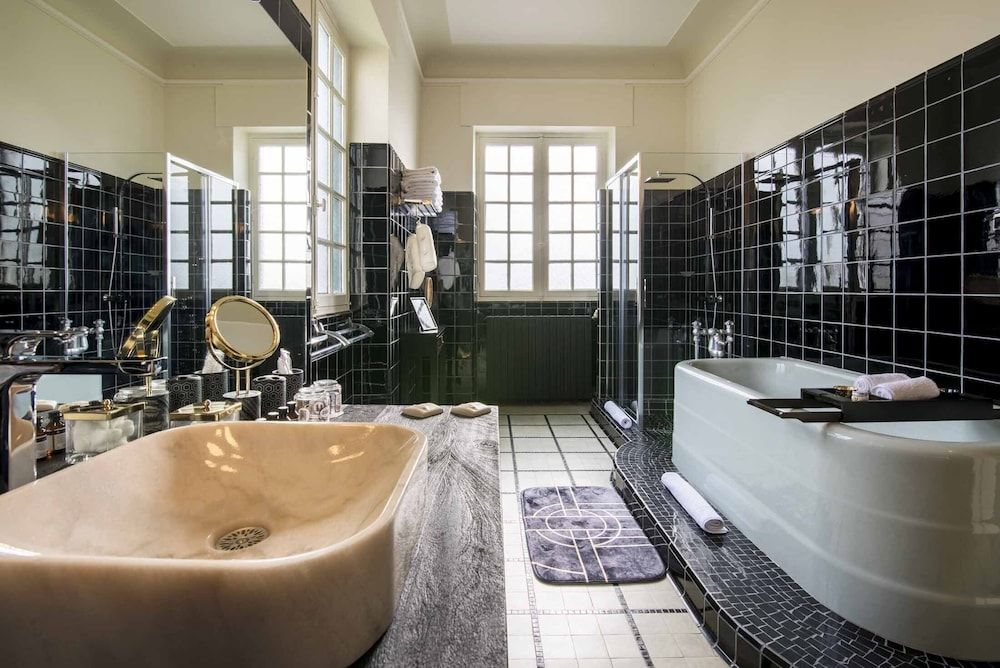 Quand la Ville Dort Panoramic Suite, Private Bathroom, Canal View (Suite Oscar) 9