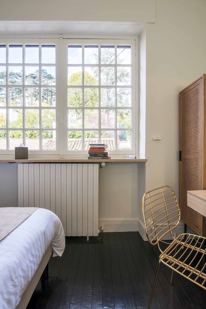 Quand la Ville Dort Comfort Double Room, Private Bathroom, Garden View (Petite Chambre 4) 9