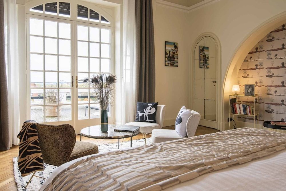 Quand la Ville Dort Panoramic Suite, Private Bathroom, Canal View (Suite Oscar) 3