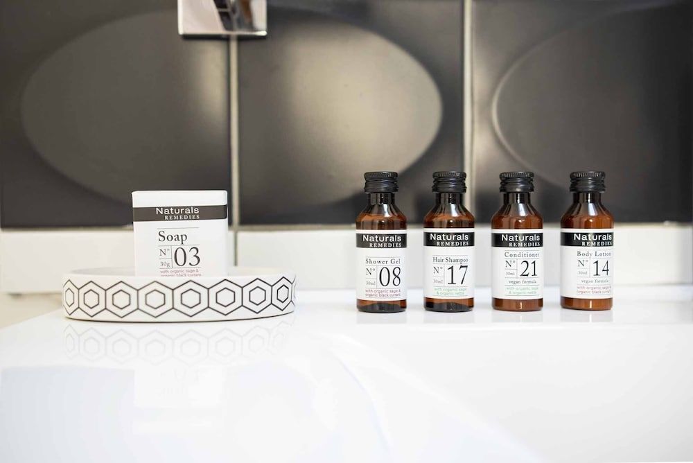 Quand la Ville Dort Superior Double Room, Private Bathroom, Canal View (Chambre 5) 7