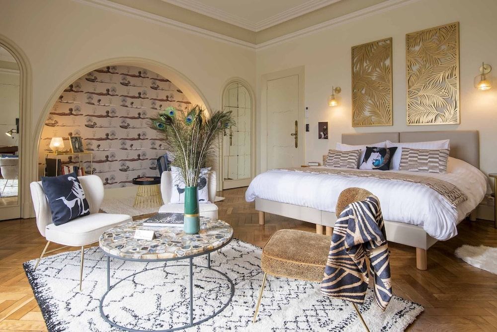 Quand la Ville Dort Panoramic Suite, Private Bathroom, Canal View (Suite Oscar) 4