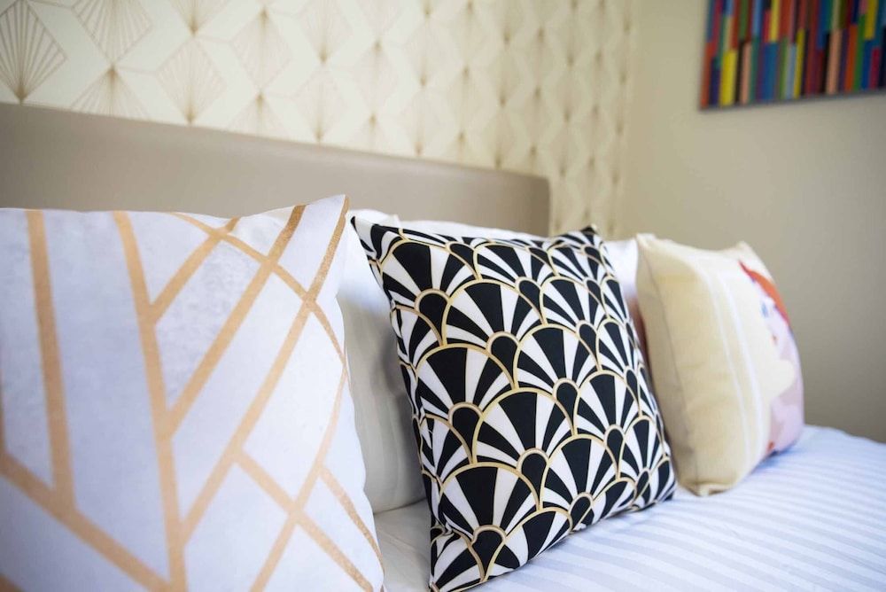 Quand la Ville Dort Comfort Double Room, Private Bathroom, Garden View (Petite Chambre 4) 2