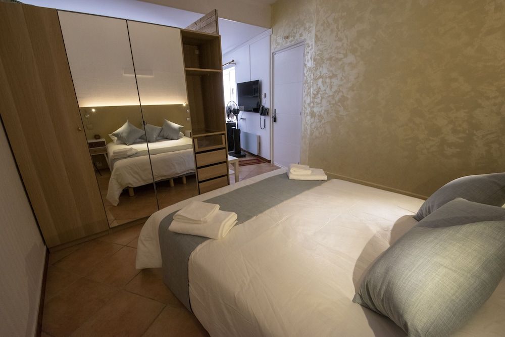 Panoramic Suite, 1 Bedroom, Kitchenette, City View (Suite Molière)