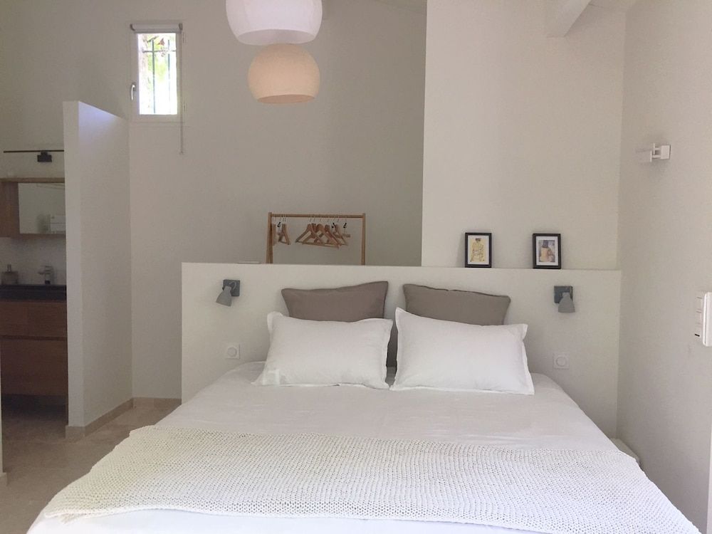 Comfort House, Ensuite, Garden View (Serendip)