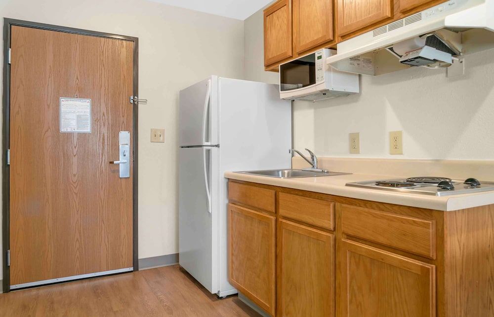 Extended Stay America Select Suites - Kalamazoo - West Standard Studio, 1 Double Bed, Non Smoking, Refrigerator & Microwave 5