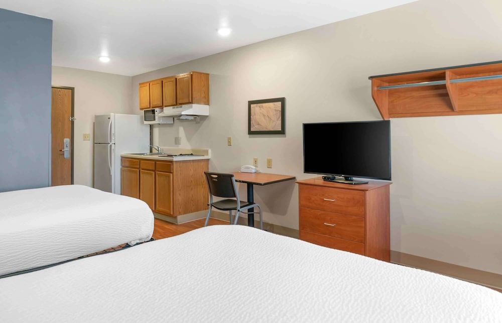 Extended Stay America Select Suites - Kalamazoo - West Standard Studio, 2 Double Beds, Non Smoking, Refrigerator & Microwave 2
