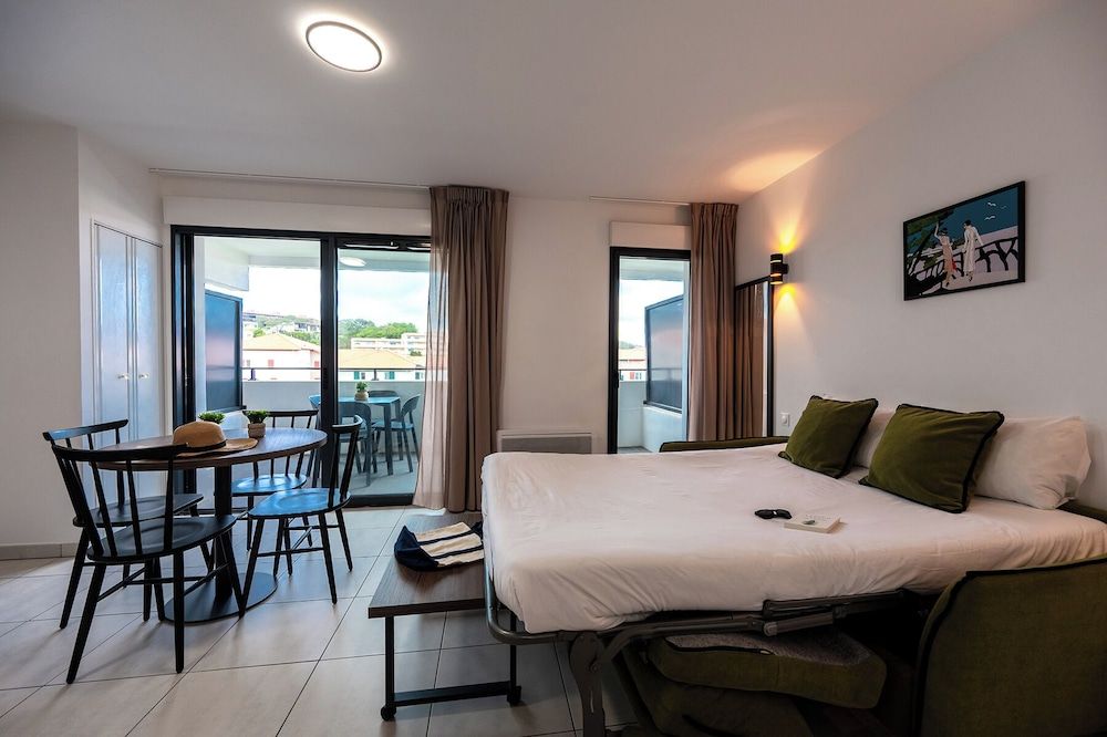 Nemea Appart Hotel Les Hauts de Milady Biarritz Classic Studio 8
