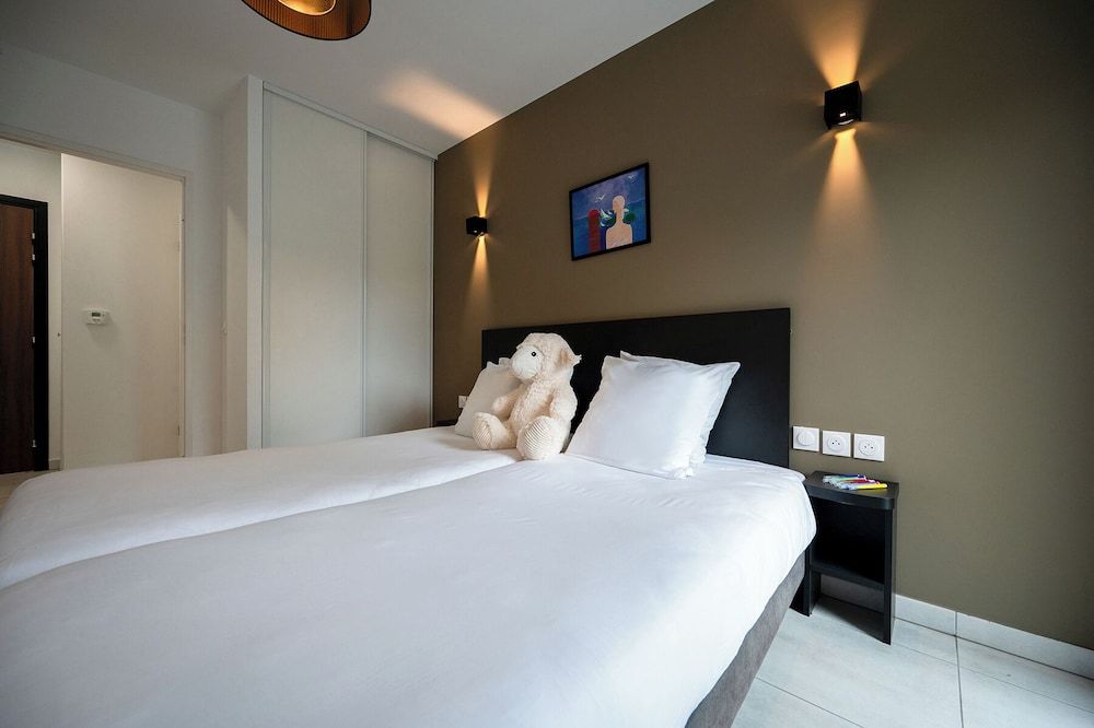 Nemea Appart Hotel Les Hauts de Milady Biarritz Classic Apartment, 2 Bedrooms 6