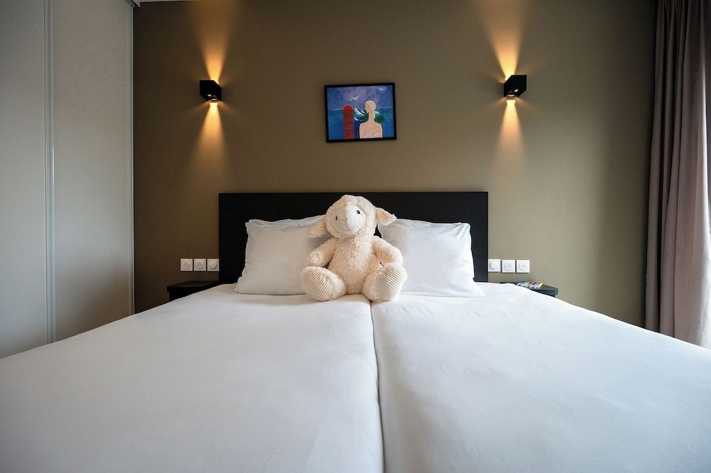 Nemea Appart Hotel Les Hauts de Milady Biarritz Classic Apartment, 2 Bedrooms 8