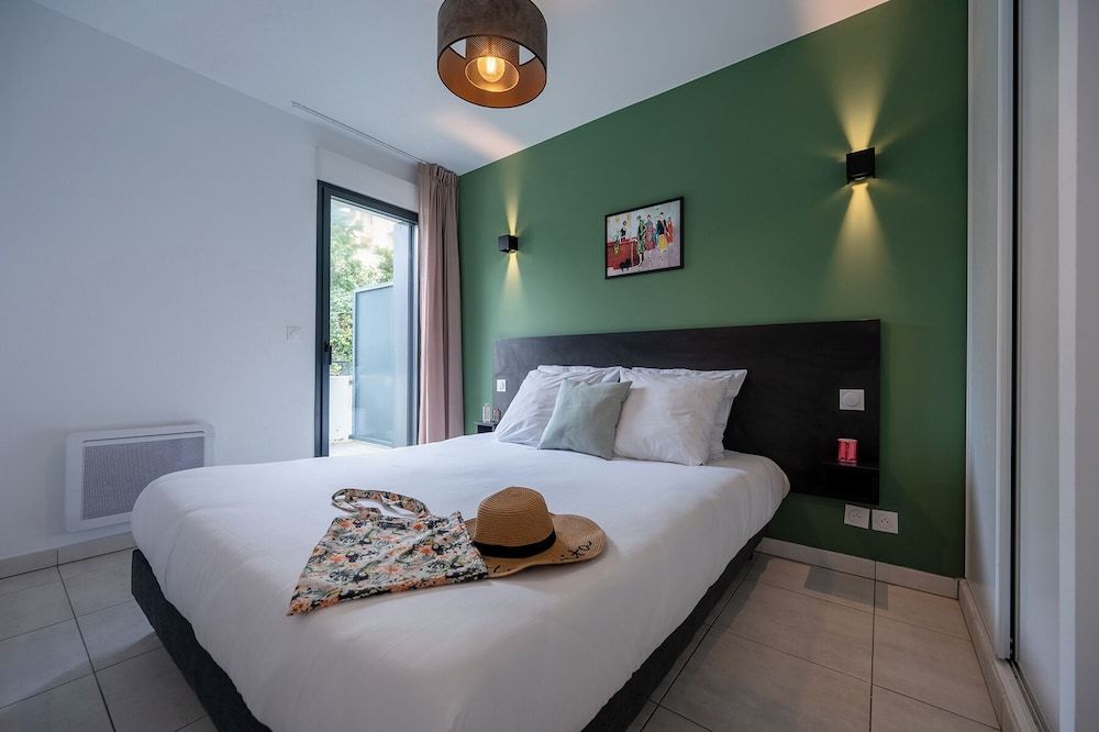 Nemea Appart Hotel Les Hauts de Milady Biarritz Classic Apartment, 2 Bedrooms 5