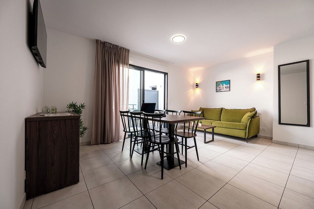 Nemea Appart Hotel Les Hauts de Milady Biarritz Classic Apartment, 2 Bedrooms 28