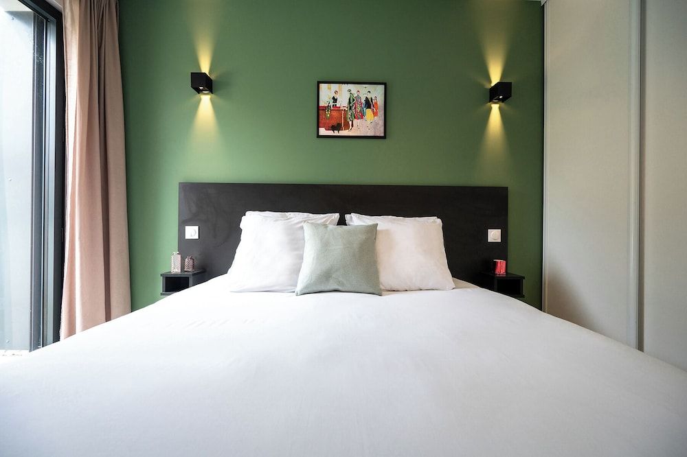 Nemea Appart Hotel Les Hauts de Milady Biarritz Classic Apartment, 2 Bedrooms 4