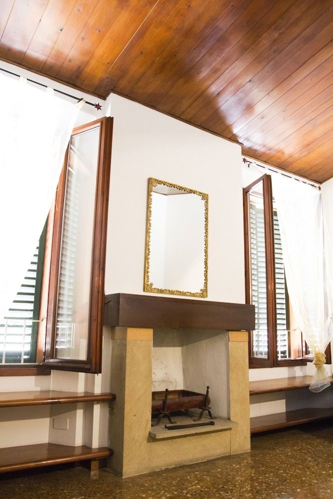 Spacious and Beautiful 60 sqm Apartment in the Very Heart of Bologna Basic Apartment, 1 Bedroom 20