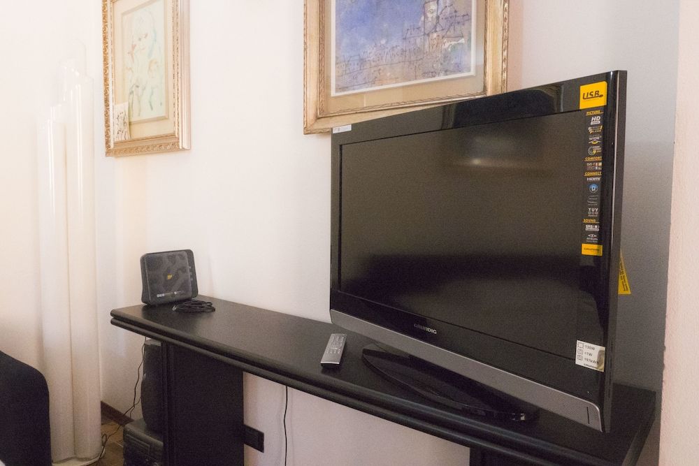 Large and Cozy Apartment on two Levels Classic Apartment, 2 Bedrooms 21