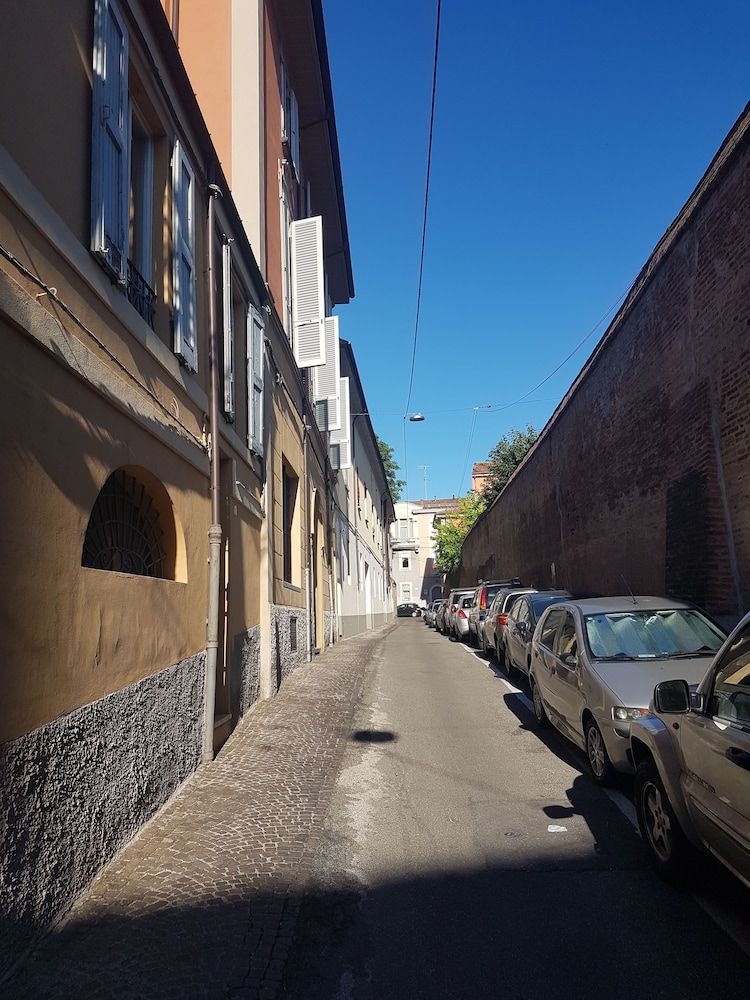 undefined Nice and Cozy Quiet Apartment Right in the Center 2