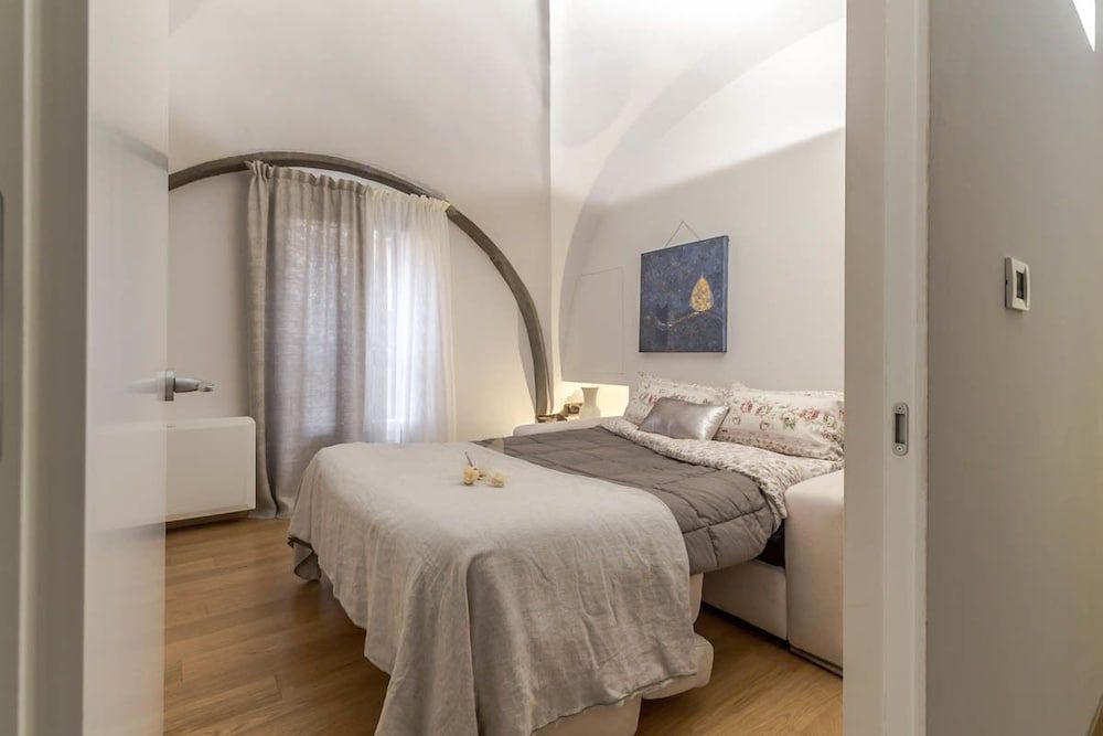 undefined Santo Stefano Suites 6
