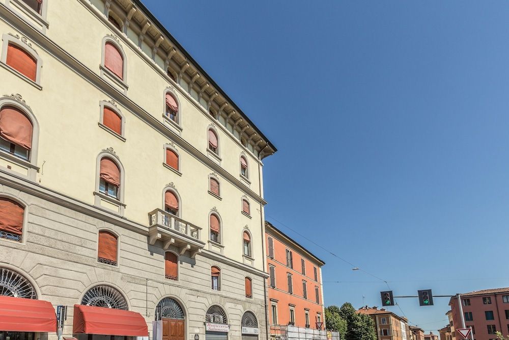 undefined San Mamolo Retreats 5