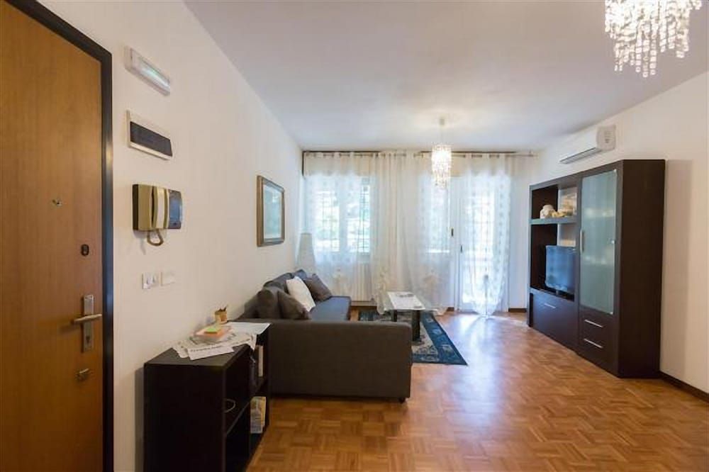 Bolognina Central Apartment Apartment, 2 Bedrooms 16