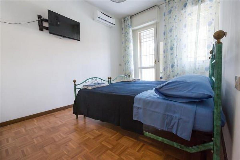 Bolognina Central Apartment Apartment, 2 Bedrooms 7